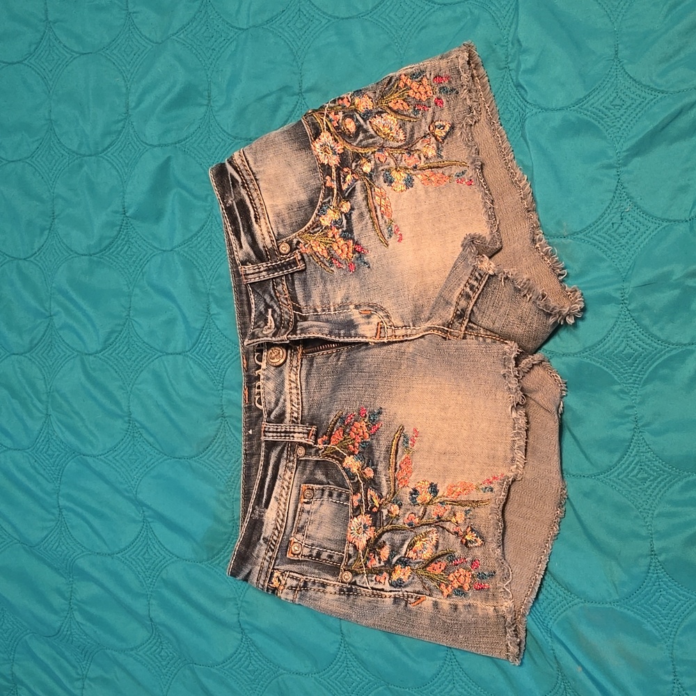 Grace in LA embroidered shorts size 29